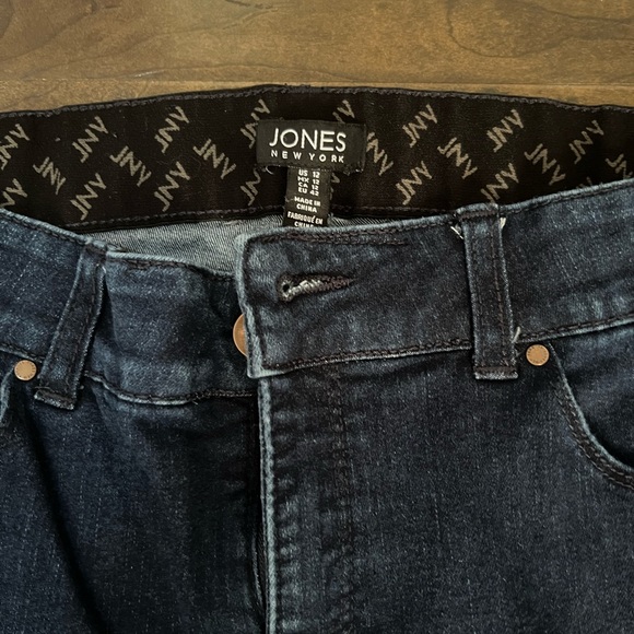 Jones New York jeans - Picture 2 of 2